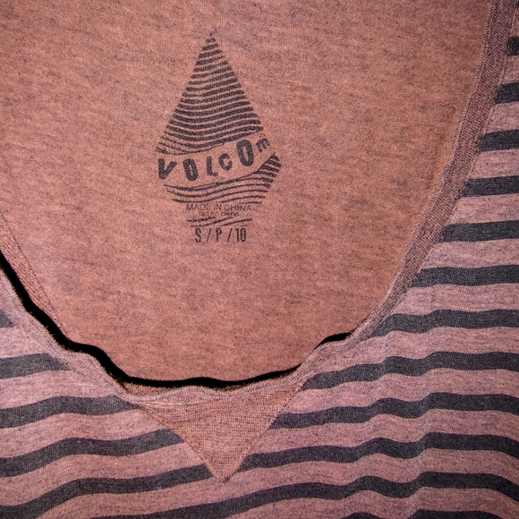 Volcom Tank Size Small EUC Vintage - Picture 2 of 4